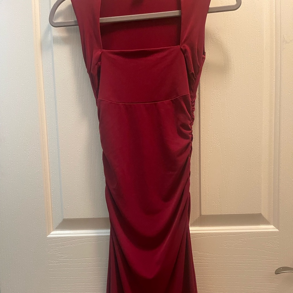 Elegant Red Sleeveless Dress